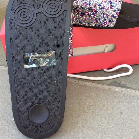 🎉NIB Beaded Slides - Picture 3 of 3